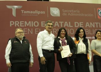 Alcaldesa apoya a niños beisbolistas; «Gigantes de San Fernando agradecen 