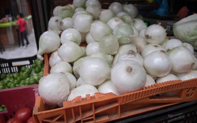 Familias se duelen por carestía general en plena cuesta de enero, verduras por los cielos…