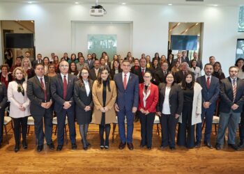 DIF entrega estímulos a preparadores de los desayunos escolares 