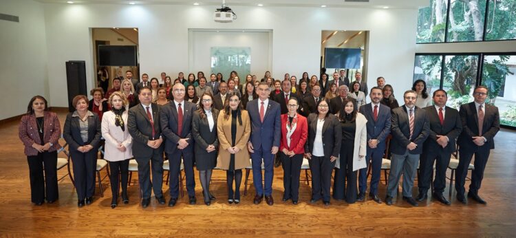 DIF entrega estímulos a preparadores de los desayunos escolares