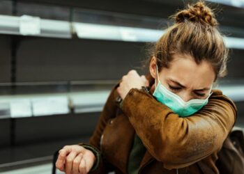 Alertan por Pirola la variante del COVID que llenará hospitales