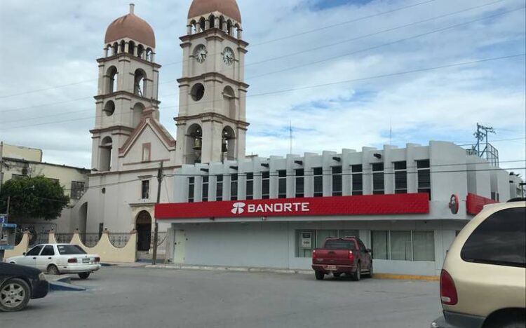 Bancos estarán cerrados el lunes por aniversario de la Constitución Mexicana
