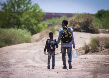 En EU rancheros podrán matar a migrantes que invadan sus propiedades