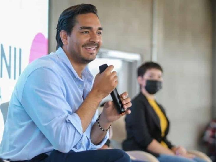 Prohíben a menores el uso de redes sociales, aprueban polémica ley