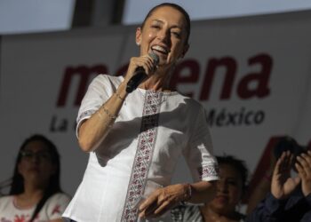 Mantendrá la estrategia de abrazos no balazos para mantener en paz a México