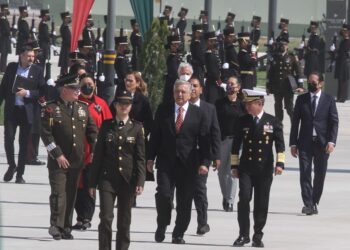 Expertos sospechan de auto golpe de Estado tras dichos de fraude del presidente