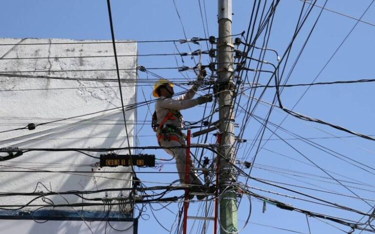 Fuertes vientos han dejado sin electricidad y sin agua a extensos sectores en San Fernando