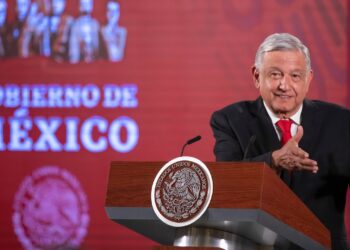 México seguirá avanzando sólo desterrando para siempre a los corruptos: AMLO