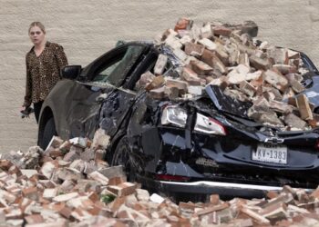 Sube a 7 el número de muertos por tormenta en Houston, daños son cuantiosos