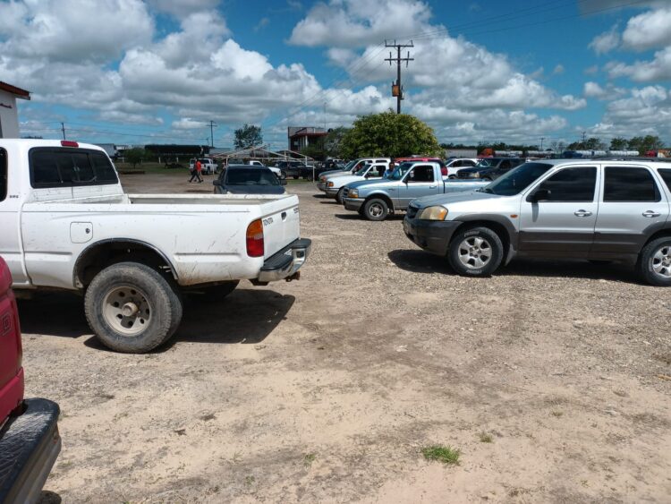 Denuncian retención ilegal de agricultores para que apoyen bloqueo carretero