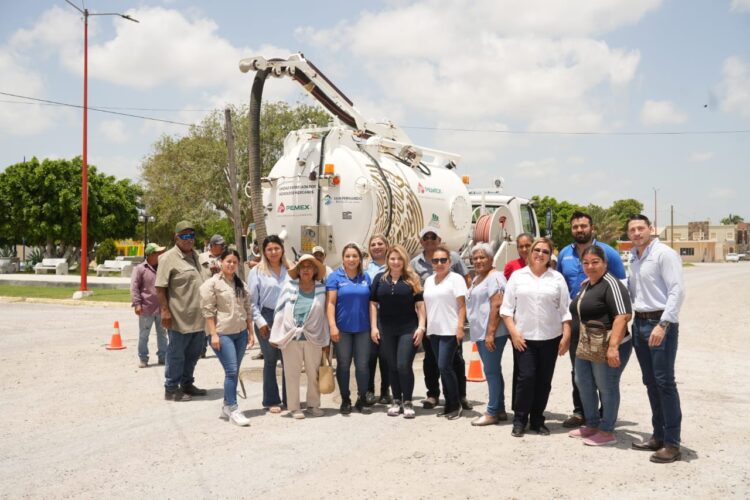 Desazolva COMAPA San Fernando amplio tramo de drenaje sanitario en “González Villarreal”