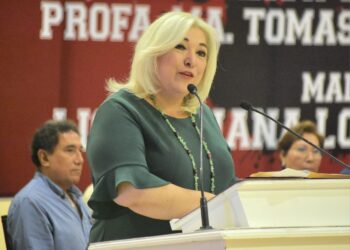 Entrega DIF San Fernando becas del programa «Inclusión» a 26 alumnos