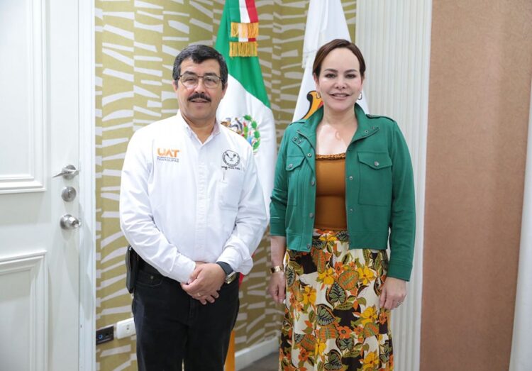 Amadrina Maybella Ramírez nueva generación de profesionistas egresados de la Universidad del Atlántico