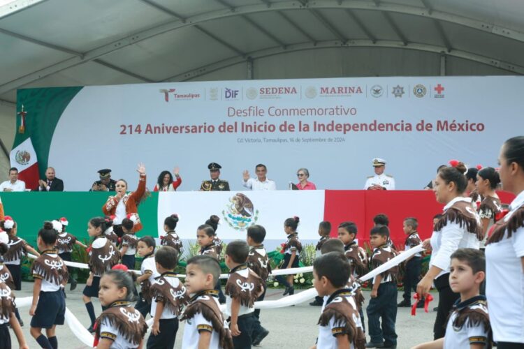 Presidió Américo Villarreal desfile cívico-militar por el 214 aniversario del inicio de la independencia