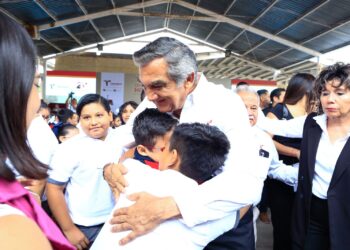 Con educación y valores estudiantes tendrán un mejor futuro: Américo
