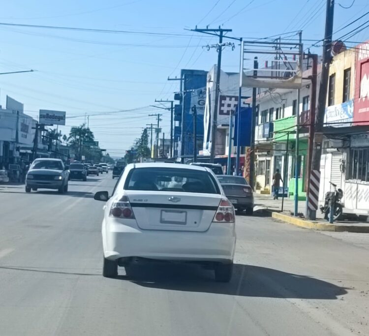 Alta demanda de permisos para conducir vehículos sin placas; de momento no hay