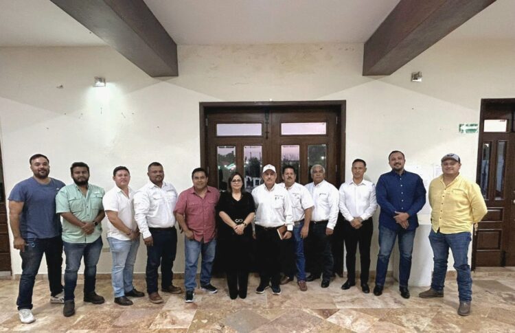 Verónica Aguirre se Reúne con Representantes de Dependencias Agrarias