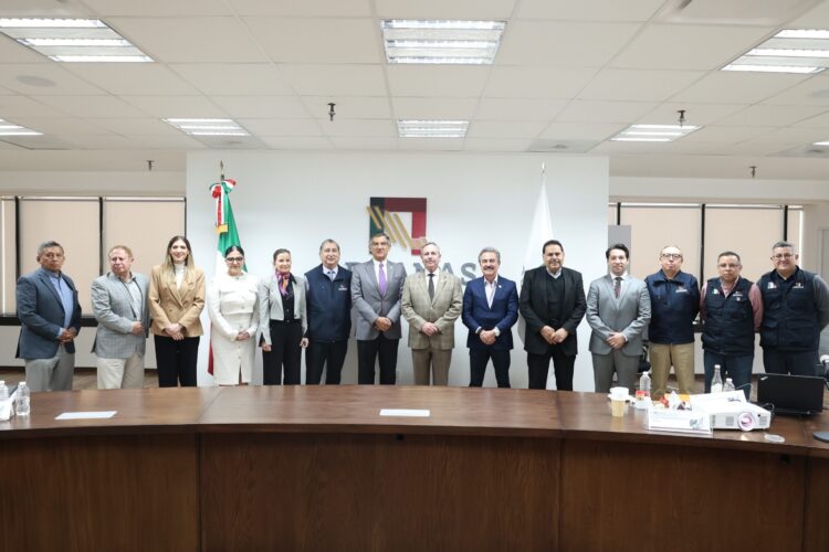 Consigue gobernador apoyos para recinto fiscal y proyectos de energía y gas