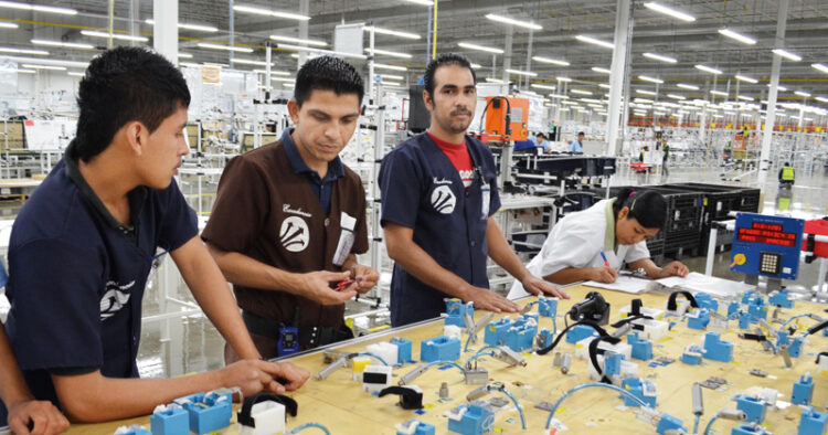 Jóvenes profesionistas emigran de San Fernando porque no encuentran empleo