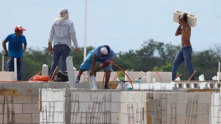Se acaba el año y los obreros de la construcción otra vez, no vieron “claro”