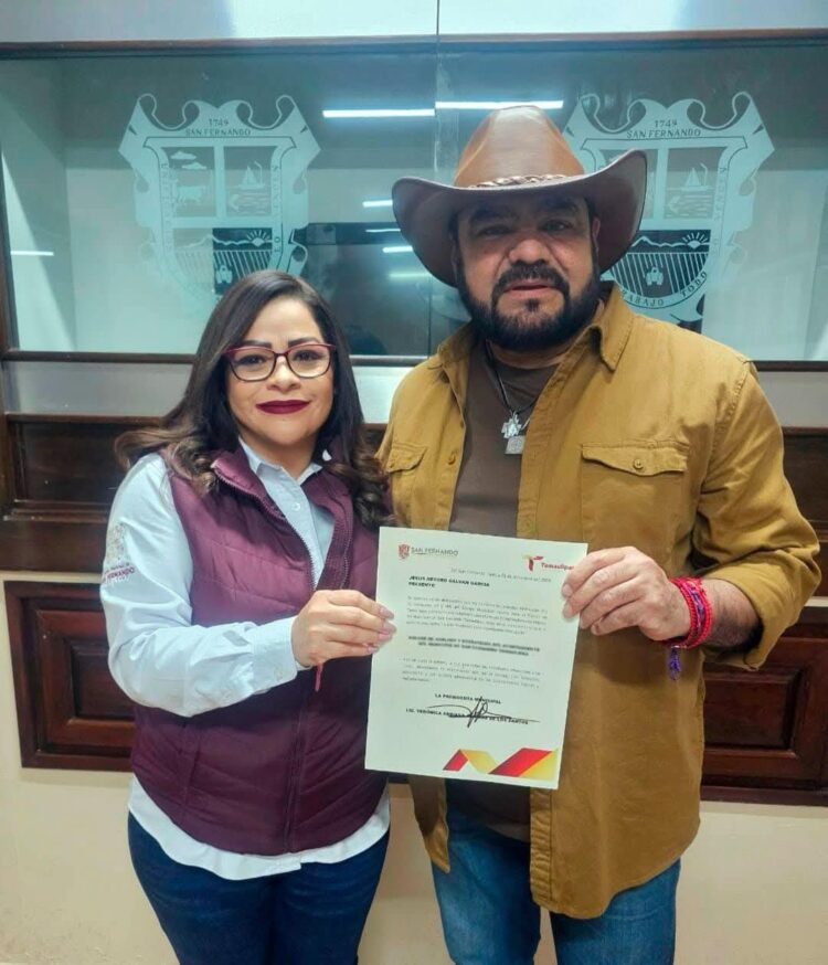 A TAMBOR BATIENTE/ VIRAJE EN EL TIMÓN