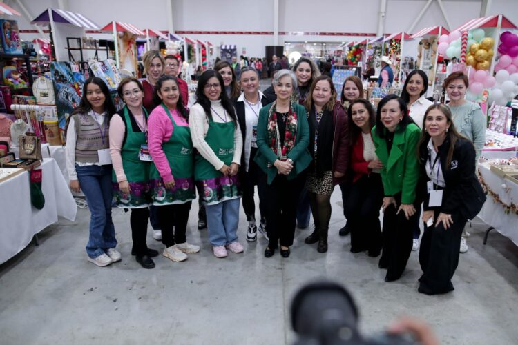 Inaugura María de Villarreal el tercer bazar navideño “Un DIFciembre para Recordar”