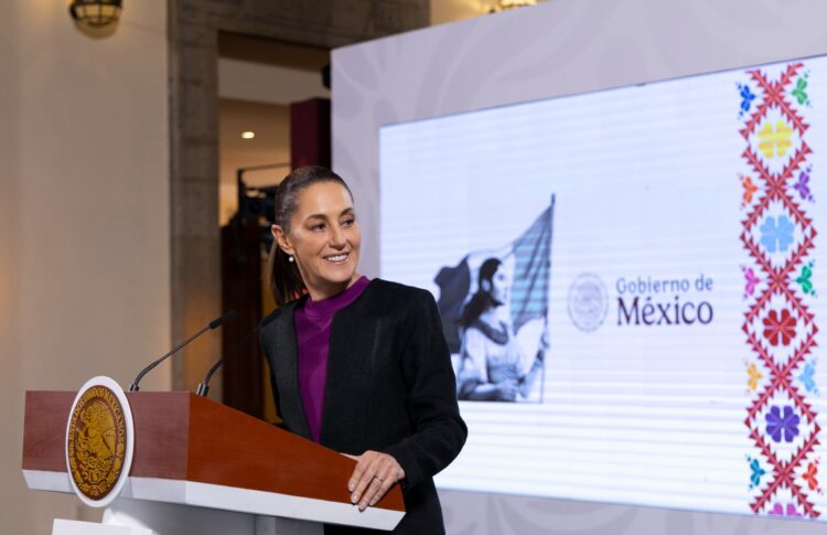 Sheinbaum firma decreto que blinda a la industria textil nacional