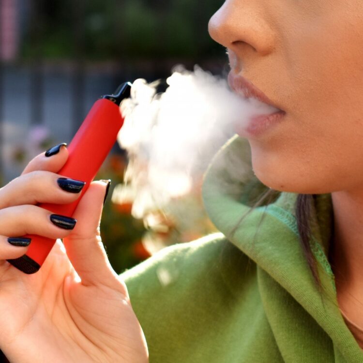 Alerta la COFEPRIS sobre uso de vapeadores