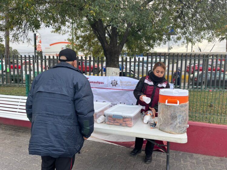 Guardia Estatal de Género apoya a familias viajeras y en el Hospital Infantil ante bajas temperaturas