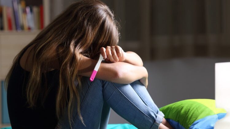 Entrega Américo Villarreal tarjetas del programa «Mujeres Pensión Bienestar»