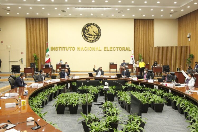 Blinda el INE honorarios y prestaciones de su personal