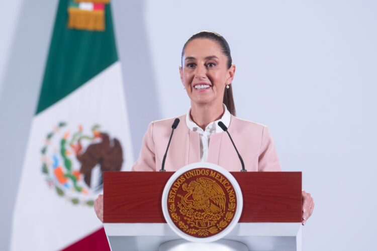 Sheinbaum felicita a diputados por destitución de Uriel Carmona, fiscal de Morelos