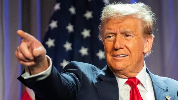 Crece frustración de Trump por bajas deportaciones, cesa al jefe del ICE