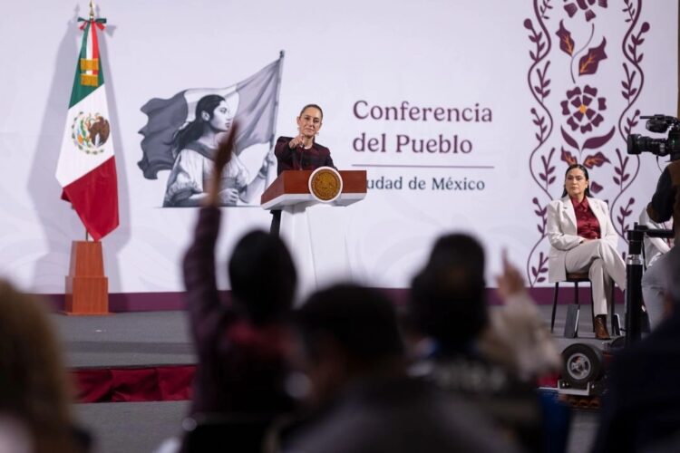 Sheinbaum llama al magisterio difundir compromisos adquiridos por su gobierno