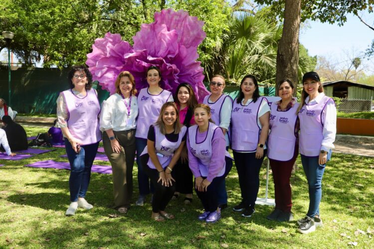 Trabaja voluntariado de SEBIEN con personas con debilidad visual