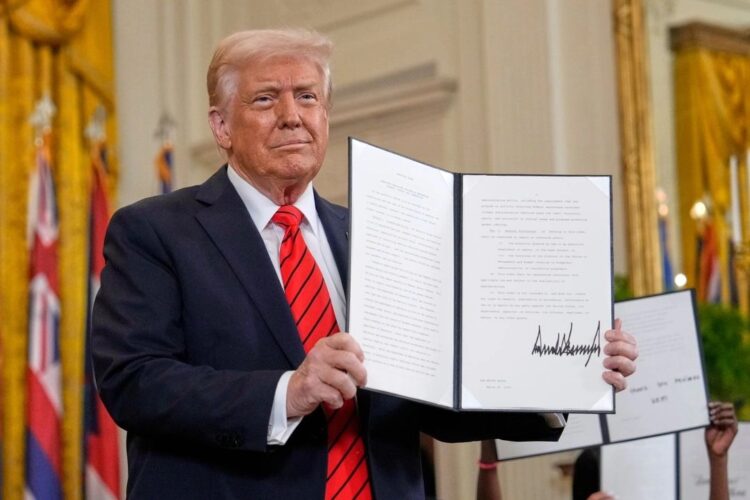 Ordena Trump clausurar la oficina de educación
