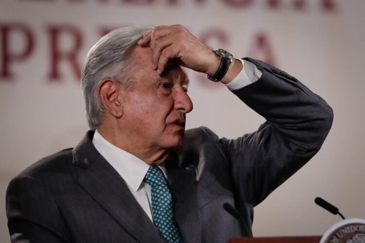 Trump insiste y presiona fuerte para eliminar ciudadanías por nacimiento