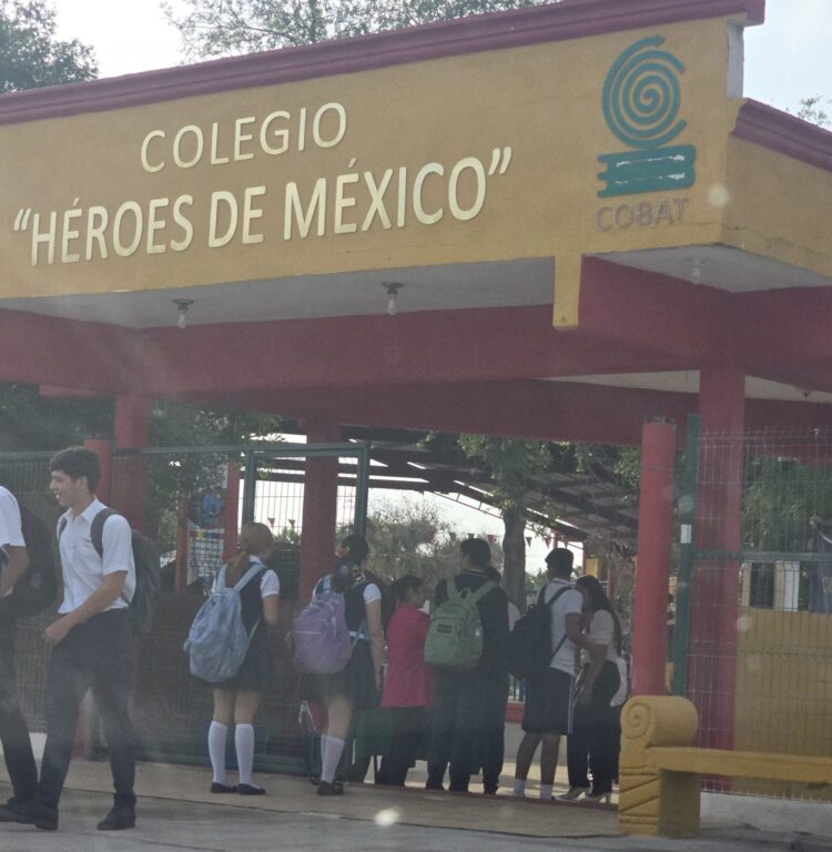 Sorpresivo operativo ”Mochila” en el colegio “Héroes de México