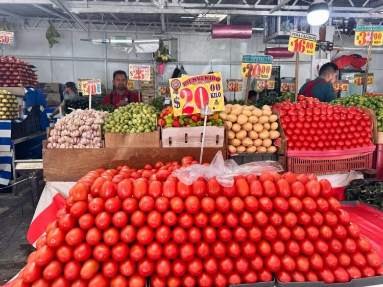 Inflación repuntó a 3.96% en la primera quincena de abril: Inegi