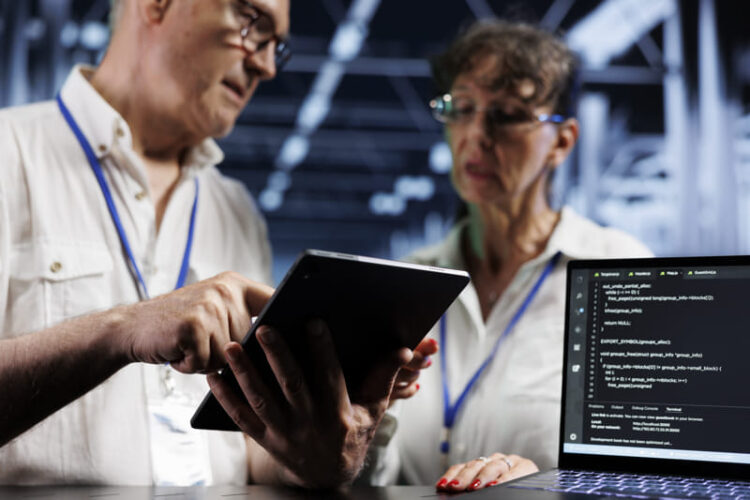 Implementar un software de base de datos de empleados en la empresa