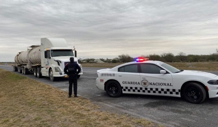 Auxilia Guardia Nacional a viajeros en las carreteras de San Fernando