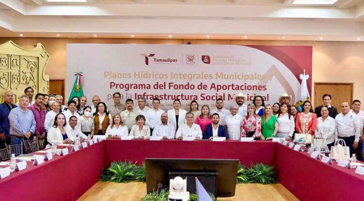 Busca Juan Mendoza Fuerte solución a tema del agua en la Villa de Méndez