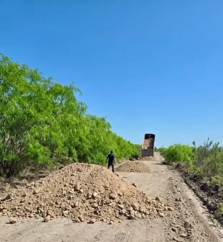 Ayuntamiento de la Villa de Méndez da mantenimiento a red de caminos