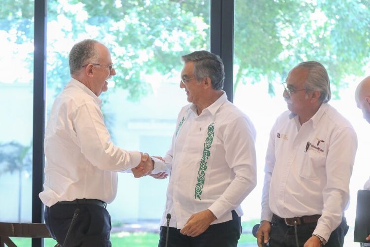 T E C L A Z O S/MAGNO HOMENAJE A LAS MADRECITAS, TRIBUTA EL ABOGADO MARCELO OLAN