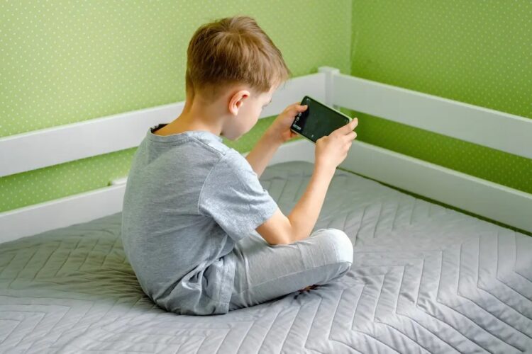 Hay que tener cuidado con los contenidos de internet; niños miran cosas indebidas