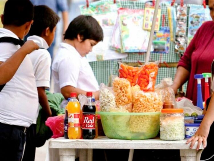 En censo escolar identifican a muchos niños obesos, con caries y problemas visuales