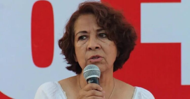 Matan a balazos a una alcaldesa en plena presidencia municipal