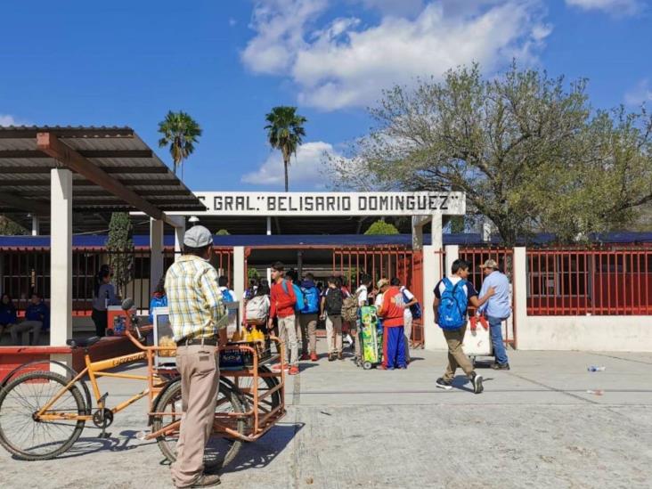 Alumnos necesitan seguridad vial en horarios escolares