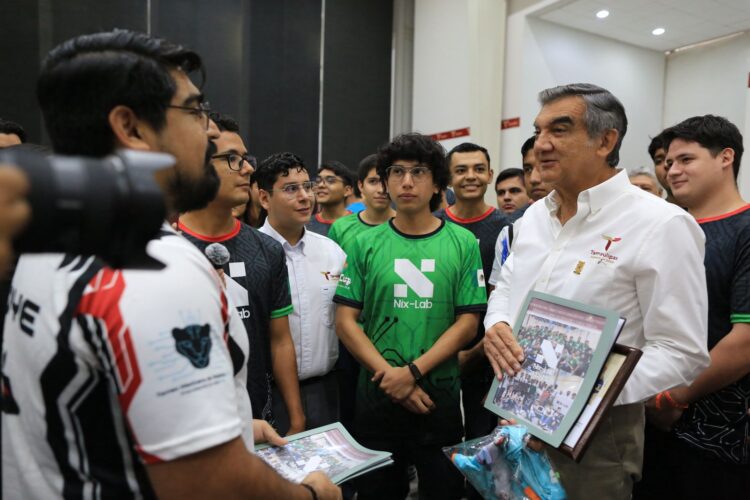 Américo reconoce a deportistas y jóvenes tamaulipecos