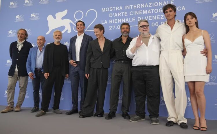 Guillermo del Toro conmueve a Venecia con su monstruo «Frankenstein»: «No tengo miedo a la IA sino a la estupidez natural»